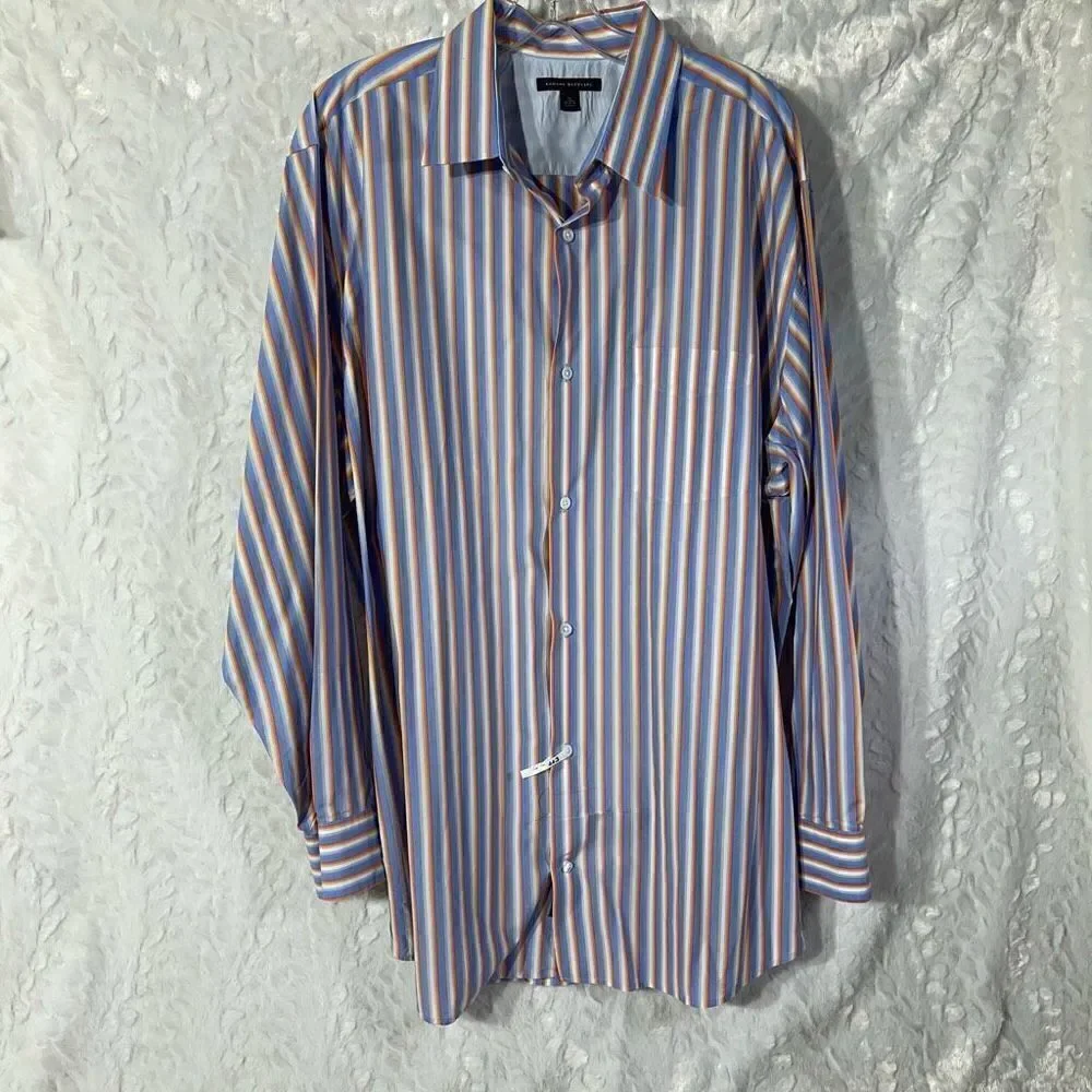 Banana Republic features vertical
